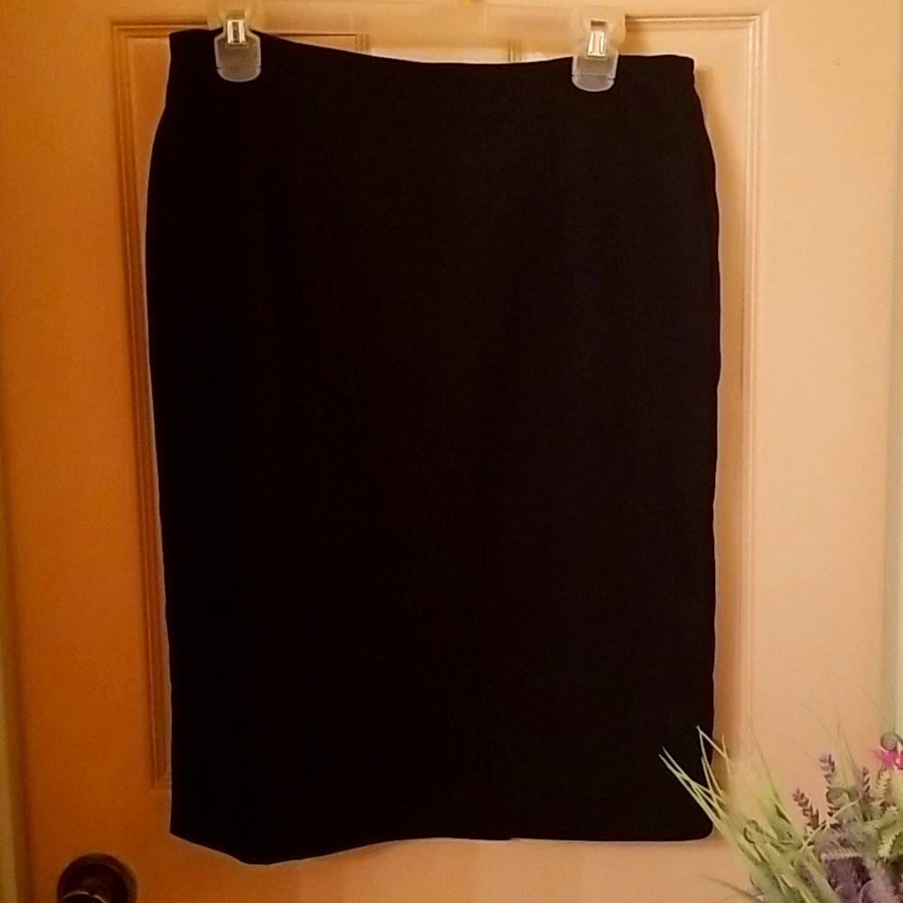 VINTAGE SKIRT....LITTLE SILVER SPARKLES